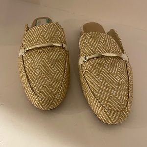 Kelly & Katie Women's size 6.5m Woven Flat Mules Beige and White Textile Upper